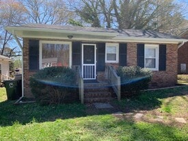 2203 Bradley St in Greensboro, NC - Building Photo