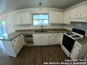 1044 Richmond Dr in Schertz, TX - Building Photo - Building Photo