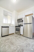 1445 W Argyle St, Unit 1 in Chicago, IL - Building Photo