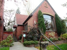 8023 18th Ave NE in Seattle, WA - Building Photo