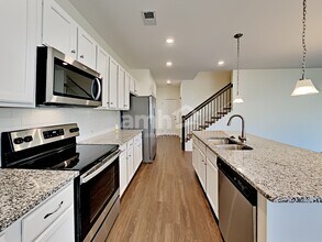 251 Lake St in Loganville, GA - Building Photo - Building Photo