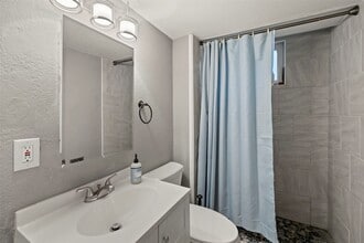 1407 Willshire Dr, Unit Willshire drive in Colorado Springs, CO - Foto de edificio - Building Photo