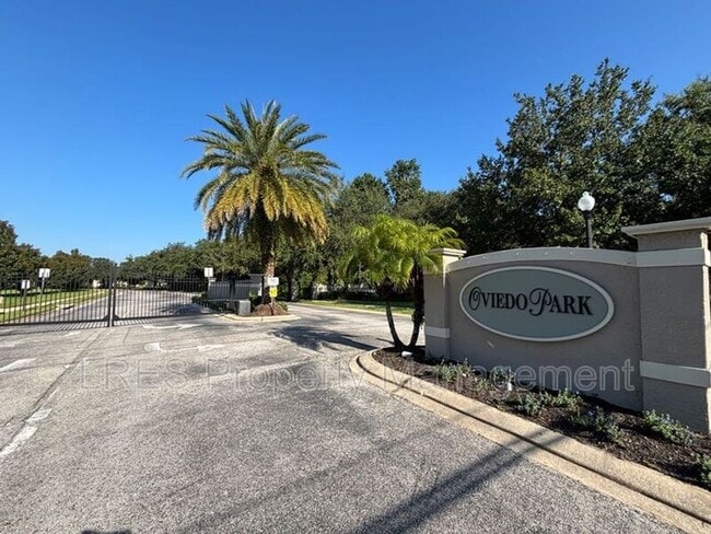55 Canterbury Bell Dr in Oviedo, FL - Building Photo - Building Photo