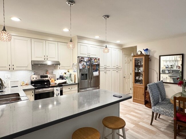 property at 4056 Lake Osborne Dr