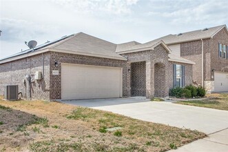 6113 Misty Breeze Dr in Fort Worth, TX - Building Photo - Building Photo