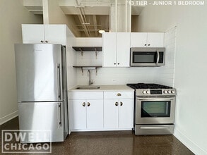 17 E Adams St, Unit 1 in Chicago, IL - Building Photo - Building Photo