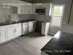 341 Massachusetts Ave in Buffalo, NY - Building Photo - Building Photo