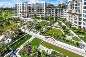 210 SE Mizner Blvd, Unit 704 in Boca Raton, FL - Building Photo - Building Photo