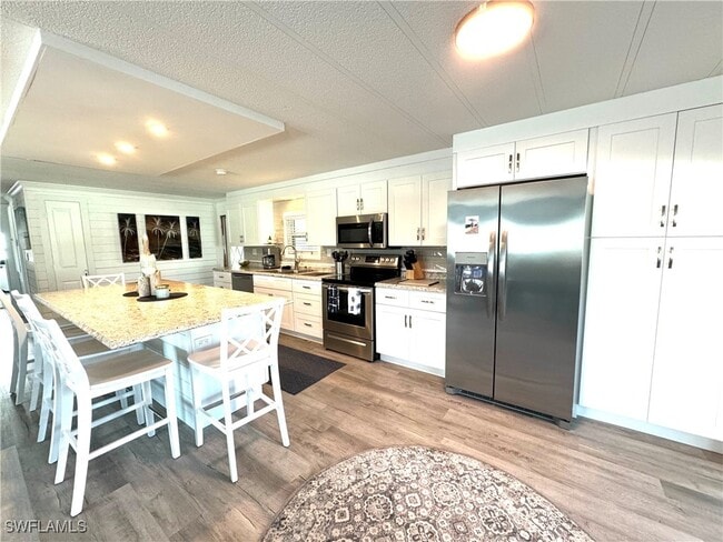 4700 Leilani Ln in Bonita Springs, FL - Building Photo - Building Photo