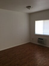 2205 Jakob Ave in La Grande, OR - Building Photo - Building Photo