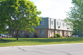 Pilgrim Square Apartments in Germantown, WI - Building Photo - Building Photo