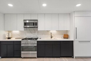 11 Lothrop St, Unit 50-604 in Boston, MA - Building Photo