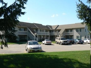 Greenbriar Apartments in Grafton, OH - Building Photo - Building Photo