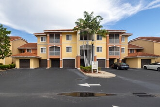 Bella Casa Luxury Condos in Ft. Myers, FL - Foto de edificio - Building Photo