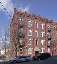 535 S Bridge St in Holyoke, MA - Building Photo