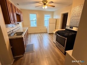 41 Harrison Ave in Branford, CT - Building Photo - Building Photo