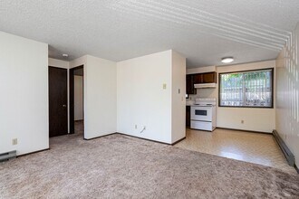046-Lancaster Court in Salem, OR - Foto de edificio - Interior Photo