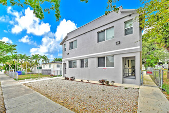 600 NW 25th Ct in Miami, FL - Building Photo - Building Photo