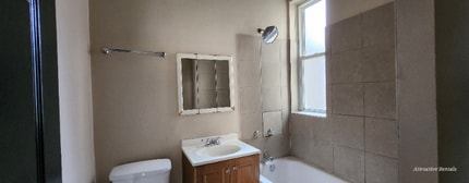 6646 S Bishop St in Chicago, IL - Foto de edificio - Building Photo