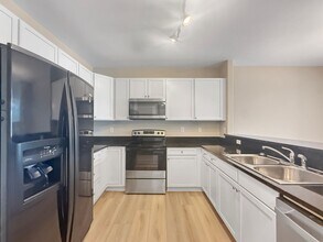 9039 E Panorama Cir in Englewood, CO - Building Photo - Building Photo