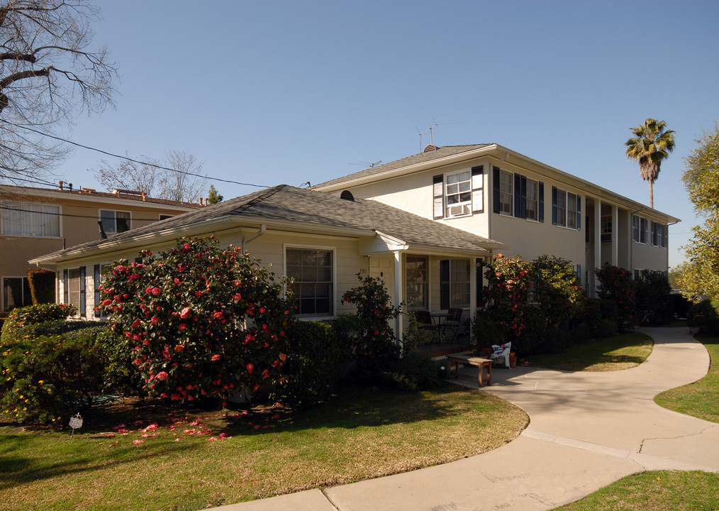 390 Pasadena Ave in South Pasadena, CA - Building Photo