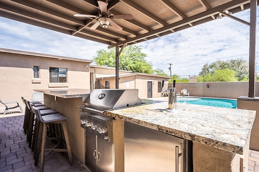 928 E 6th St in Tucson, AZ - Building Photo