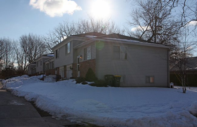 Robinson/Schlozman Duplexes in Overland Park, KS - Building Photo - Building Photo