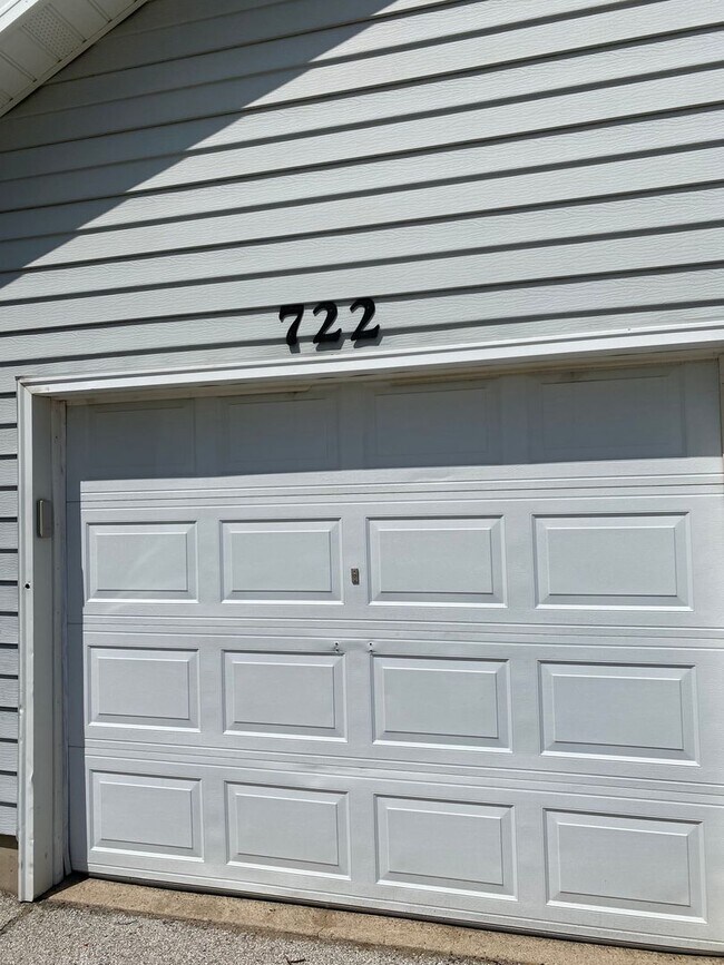 722 NW Greenwood St in Ankeny, IA - Building Photo - Building Photo