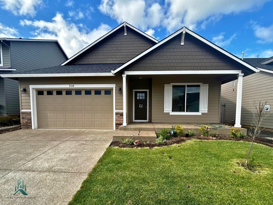 7130 SE Andrea Ln in Adair Village, OR - Building Photo