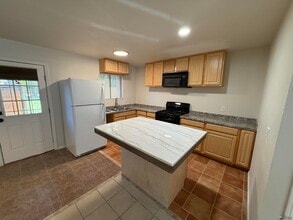 1101 AVE C in Yuma, AZ - Building Photo - Building Photo