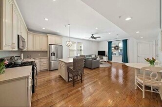 37 Coffey St in Boston, MA - Building Photo - Building Photo