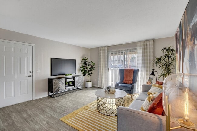 Parkway at Silverado Ranch in Las Vegas, NV - Foto de edificio - Building Photo