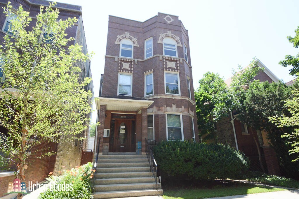 2225 W Walton St, Unit M02B in Chicago, IL - Foto de edificio