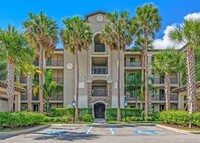 17006 Vardon Ter, Unit 205 in Bradenton, FL - Foto de edificio - Building Photo