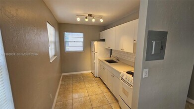 6204 Dewey St in Hollywood, FL - Building Photo - Building Photo