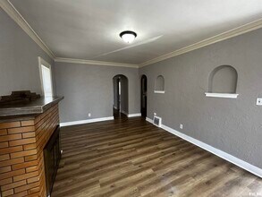 607 E Forrest Hill Ave in Peoria, IL - Foto de edificio - Building Photo