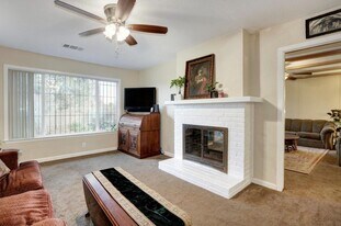 2081 Wakefield Way in Sacramento, CA - Building Photo