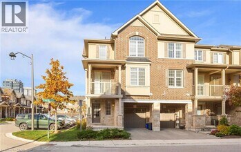 377 Cranbrook Common in Oakville, ON - Building Photo - Building Photo