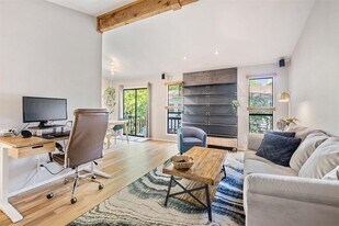 5602 Woodrow Ave in Austin, TX - Building Photo