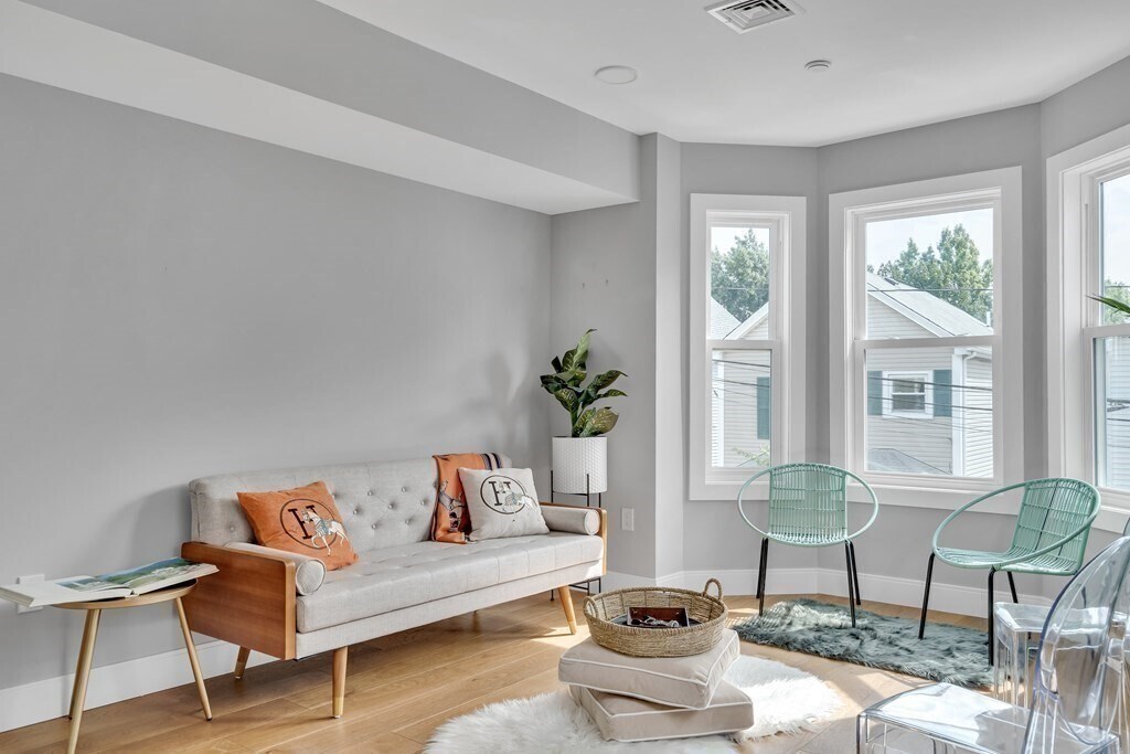 19 Plymouth St, Unit 1 in Cambridge, MA - Building Photo