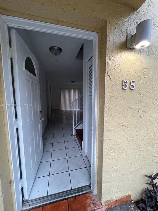 58 SW 14th Terrace in Homestead, FL - Building Photo