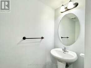 2788 Eglinton Ave E in Toronto, ON - Building Photo - Building Photo