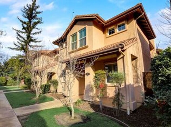 property at 2043 Catalina Dr