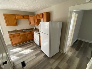 2002 Arrow Ave in Anderson, IN - Building Photo - Building Photo