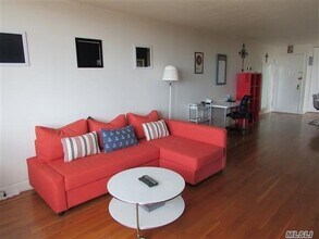 118-18 Union Tpke-Unit -16G in Queens, NY - Building Photo - Building Photo