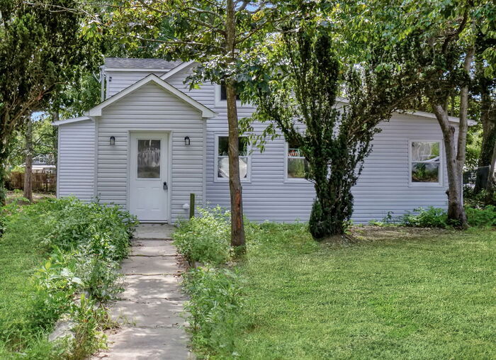 36 Kensington Ave in Selden, NY - Building Photo