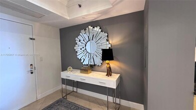 1830 S Ocean Dr, Unit 2204 in Hallandale Beach, FL - Building Photo - Building Photo