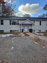 5725 W Barton St in Ludington, MI - Building Photo