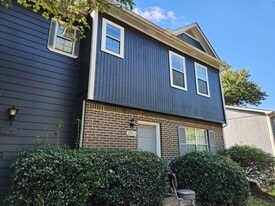 2094-2094 Lenoa Ln in Austell, GA - Building Photo