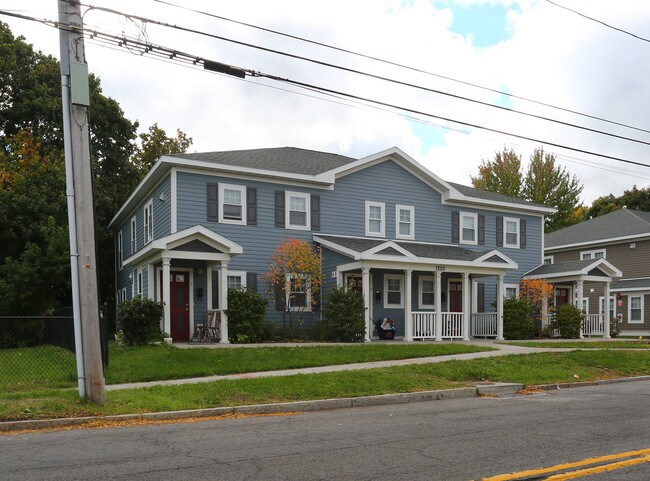1218-1220 E Fayette St in Syracuse, NY - Building Photo - Building Photo